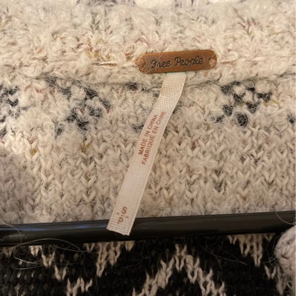 FP sweater - Picture 4 of 5